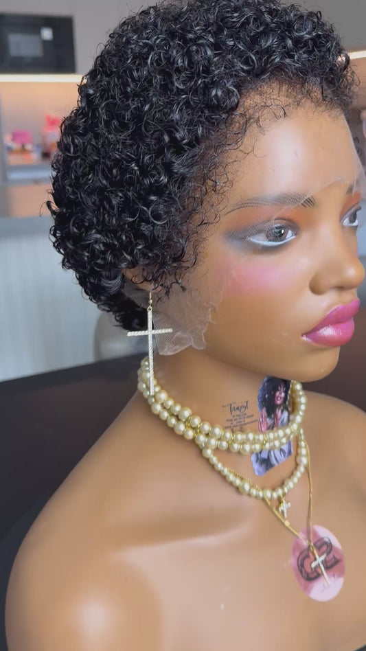 Pixi cut curls :