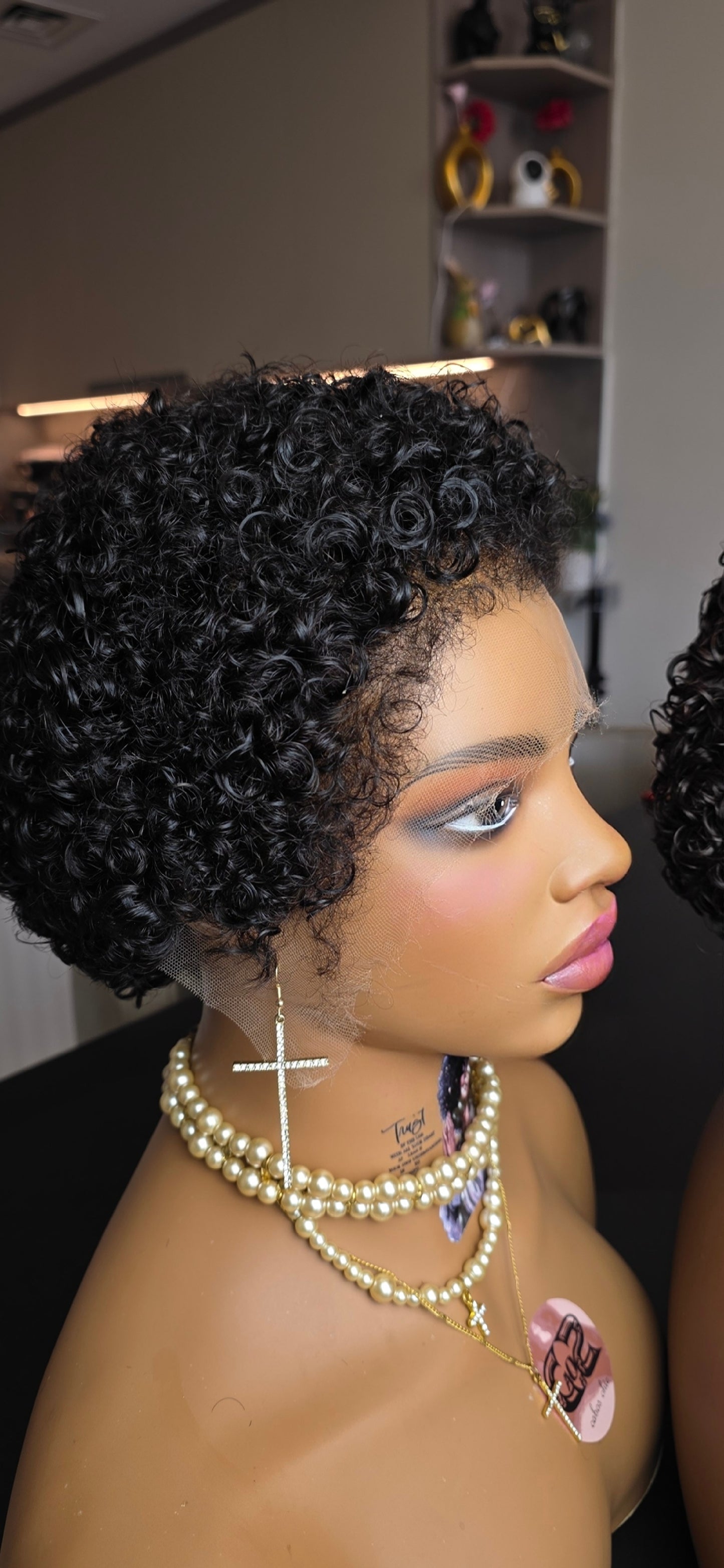 Pixi cut curls :